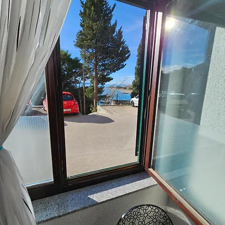 Morska Postelja - Sea Bed Apartment Omis Exterior photo